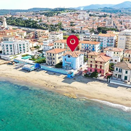 Villa Lilla Sulla Spiaggia Di San Vincenzo Luxury Kültér fotó