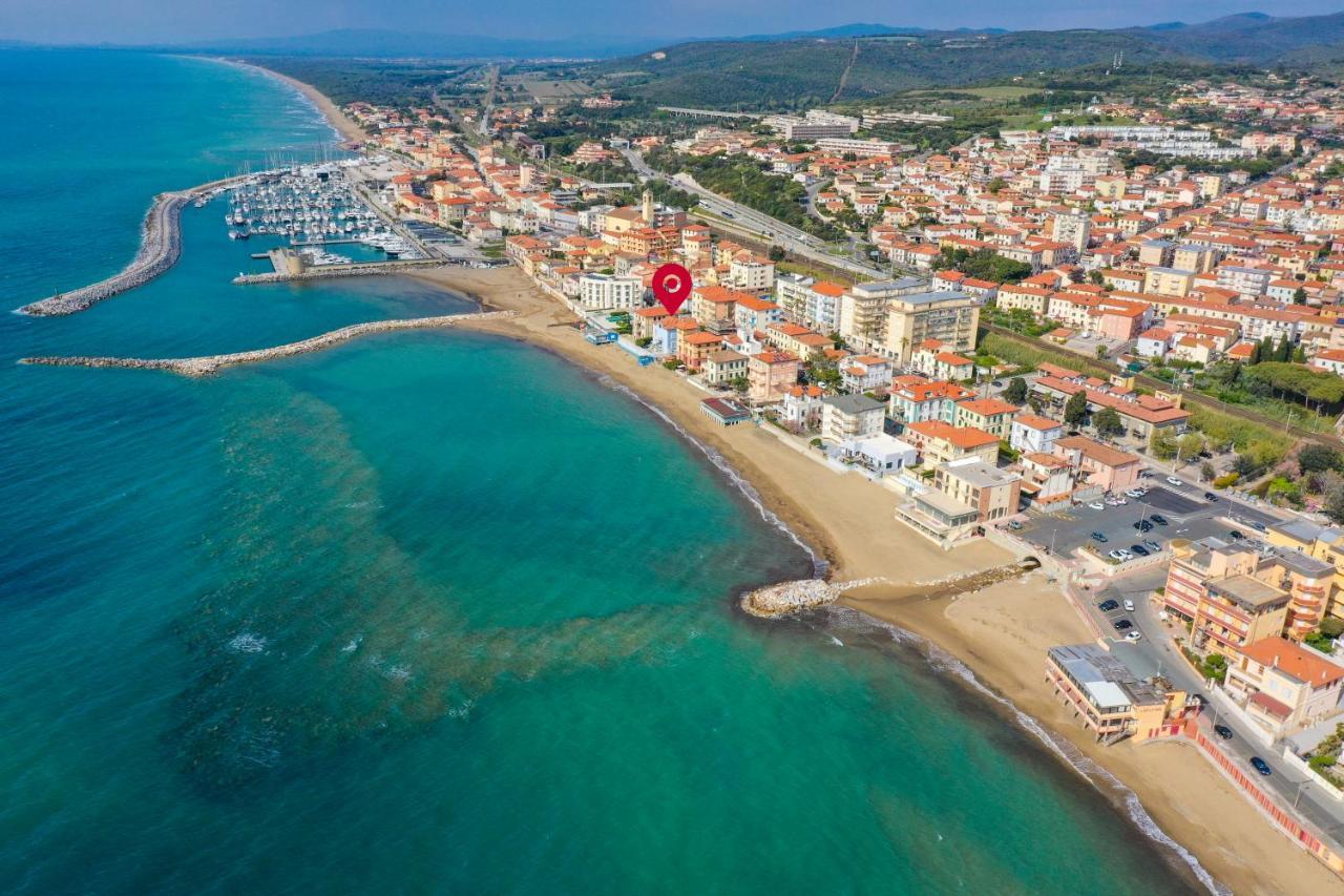 Villa Lilla Sulla Spiaggia Di San Vincenzo Luxury Kültér fotó
