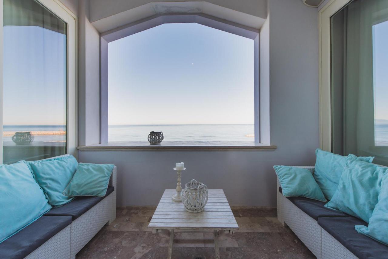 Villa Lilla Sulla Spiaggia Di San Vincenzo Luxury Kültér fotó