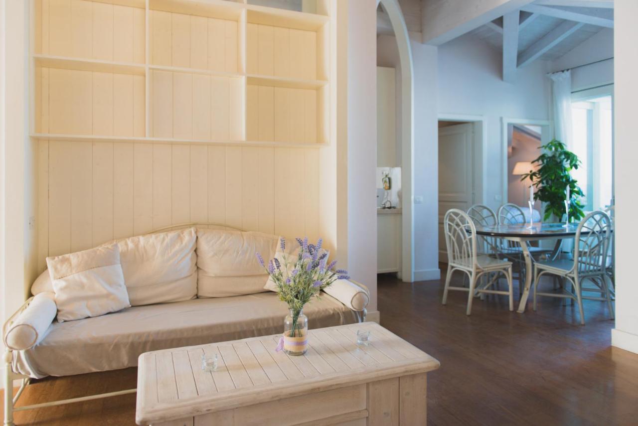 Villa Lilla Sulla Spiaggia Di San Vincenzo Luxury Kültér fotó
