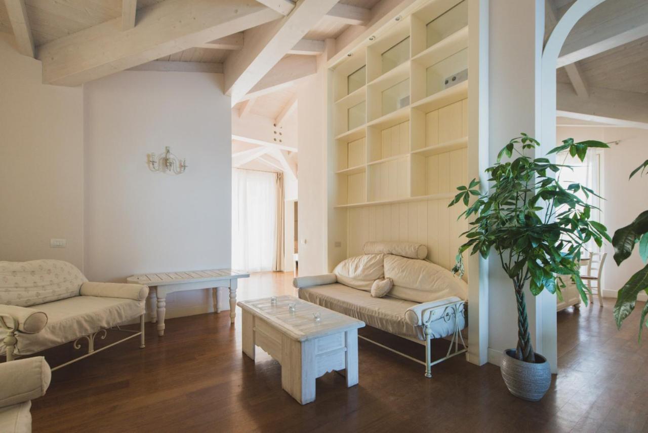 Villa Lilla Sulla Spiaggia Di San Vincenzo Luxury Kültér fotó