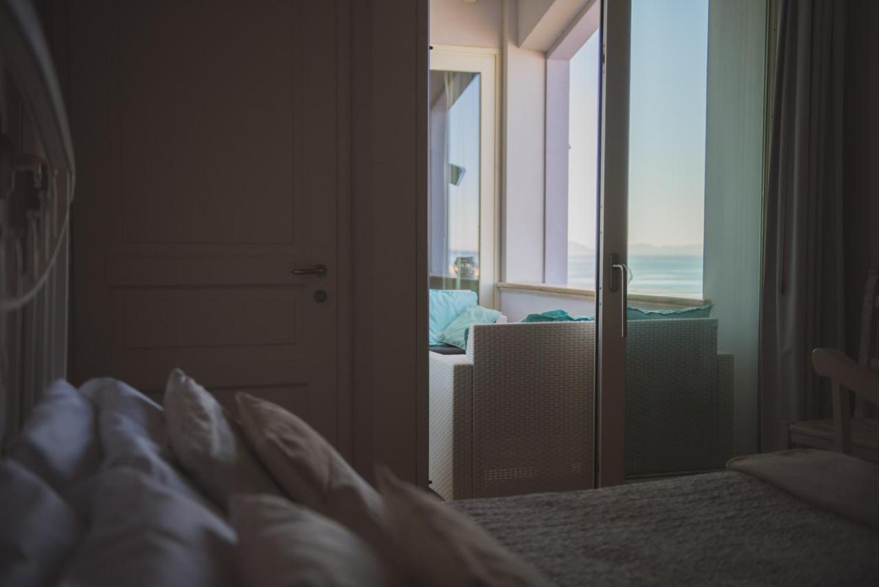Villa Lilla Sulla Spiaggia Di San Vincenzo Luxury Kültér fotó