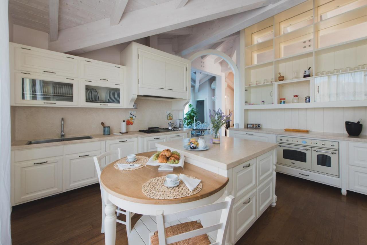 Villa Lilla Sulla Spiaggia Di San Vincenzo Luxury Kültér fotó